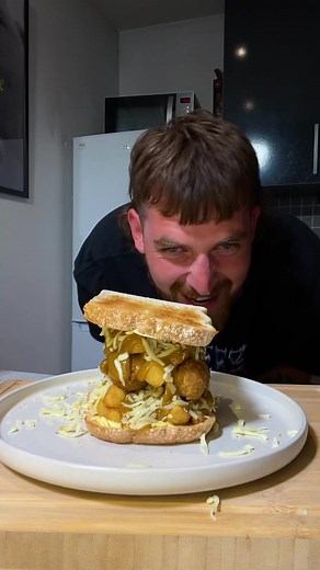 Delicious Battered Sausage and Chip Sandwich Recipe