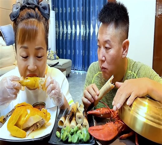 313K views · 534 reactions | Funny Lovers Fighting for Food 2026 #coupleschallenge #prank #hilarious #boomchallenge | Miniatures of Stuff | Facebook