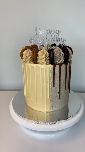 Half and Half Cake Decorating Tutorial - Be Bold with Buttercream Frosting!