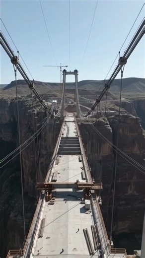 HOW ENGINEERS BUILD BRIDGES OVER HUGE GORGES | Extreme Engineering Explained