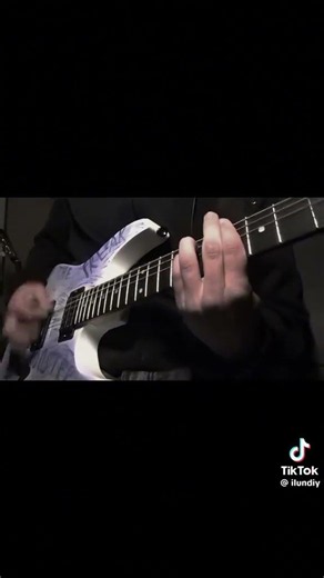 NOT MY VIDEO! (Alien blues E-Gitarre Version)