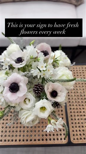 💕 Need an instant mood booster or know someone who does? Seasonal depression is a real thing and we have a solution to help push away the winter blues. Join our list of clients who get a “flower refresh” every week. In addition to adding beauty and life to your home, flowers have been proven to be an instant mood booster and lift spirits! You don’t need a special occasion to have flowers, you are special enough. Love yourself my friends. . . . #freshflowerbar #ınstamood #moodbooster #instanthap