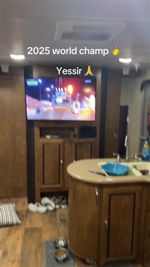 Billy 😎 (@good.ole.billy)’s videos with Latch Slowed - car.archives.music