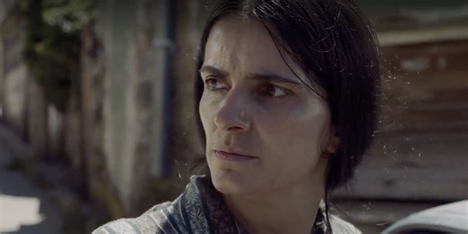 'Hive (Colmena)': Tráiler, en primicia, de la película premiada en Sundance