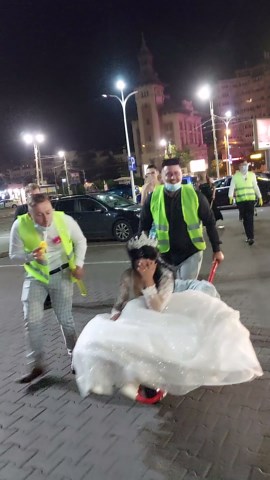 Bride Taken to Get Burgers in Wheelbarrow