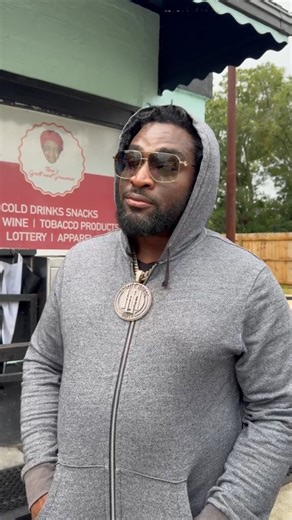 546K views · 10K reactions | Frank gets the news that Lil Hot showed up a day early so the set up ain’t gonna work #God #Jesus #Jesusispoppin #Jesusbeenpoppin #kountrywayne #letthatsizzleinyourspirit #helpisontheway #love #filmmakerchasewalker | Kountry Wayne | Facebook