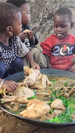 When children eat meat together#hadzabetribe #bushman #africantribe #realafrica #brazil #usa