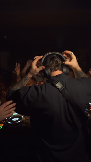 KENZOH 🇦🇺 on Instagram: "throwback to the first @interscxtion i played 2 years ago!! come see me @wab_dubs & @djhamro get naked tomorrow night 🍑 @moose.vision wizard behind the camera"