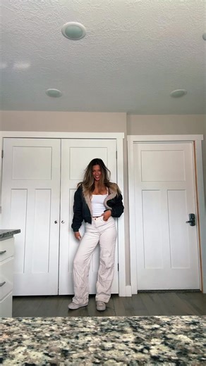 How to Style Wrinkled Denim Jackets and Tank Tops