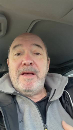 AIR SHOW RADIO🎉 Bonne nouvelle pour nos auditeurs ! 🎉 Après plusieurs semaines d’indisponibilité, l’application iOS Apple est enfin de retour et pleinement fonctionnelle 📱✨ Il vous suffit simplement de faire la dernière mise à jour pour en profiter à nouveau. 🙏 Un immense merci à Simon, notre nouveau développeur, qui a rejoint l’équipe, ainsi qu’à sa société « Simon Tricoire ». Grâce à son travail, l’application iOS est désormais disponible gratuitement sur l’Apple Store ! 🎶 Avec l’applicat