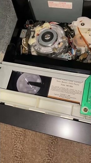 Have you been curious about how a vintage sony Betamax player works. This is how it works