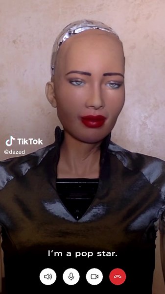 SOPHIE forever 💫 Remembering this interaction from when we introduced SOPHIE to Sophia The Robot on the 2 year anniversary of the pioneering musician’s tragic and untimely passing. Your light will forever be missed.⁠ #Dazed #SOPHIE