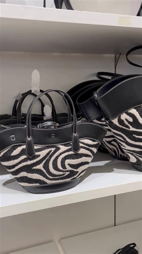 Your new favorite bag? Find it at H&M 👜 | Valley Mall