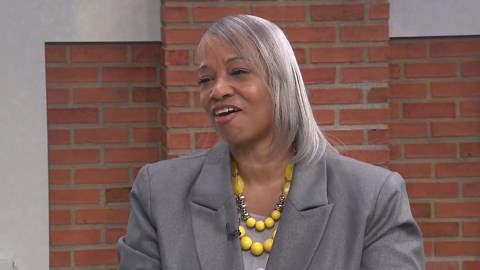 What are the benefits of having a community garden program?