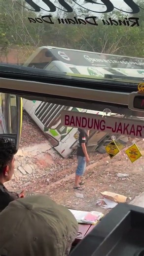 Insiden SPS di Lampung #busmania #busindonesia #sps
