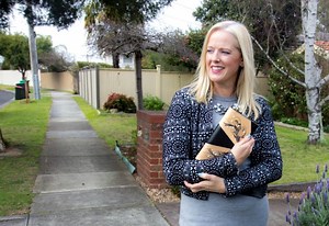 6 Top Tips for Choosing a Handbag That's Both Practical and Beautiful — Inside Out Style