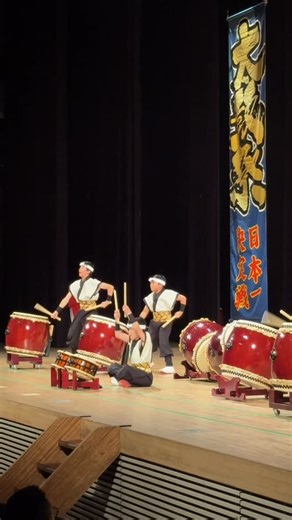 【公式】日本太鼓協会 on Instagram: "組太鼓ジュニア部2番目 TAKERUの会 真 演奏楽曲：獅子 太鼓祭2025第17回日本一決定戦 日程：2025年12月14日（日） 会場：大宮ソニックシティ 大ホール 和太鼓奏者TAKERU氏の主宰する和太鼓教室より選抜メンバーで結成したジュニア強化チームです。過去大会の輝かしい結果を経験し、更なる高みを目指すべく、「心・技・体」の精神で和太鼓道を突き進む！見てくださる方の心に残るような熱い演奏を目指し、この日本一決定戦の舞台に挑みます！ #太鼓祭 #太鼓祭日本一決定戦 #日本太鼓協会 #諏訪工芸 #takeruの会真"