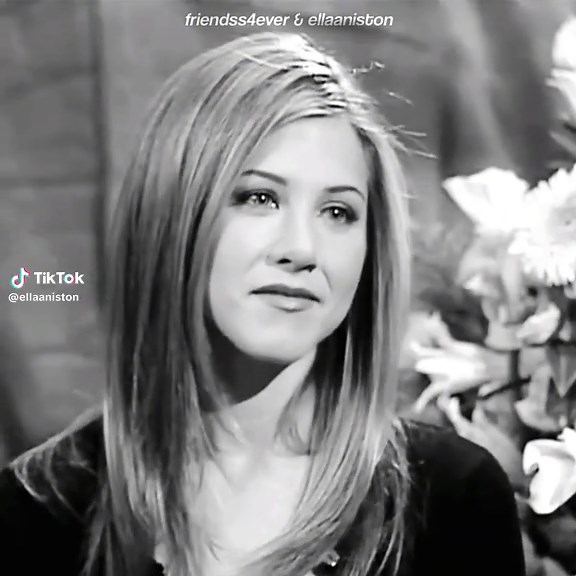 Jennifer Aniston's Stunning Red Carpet Moments