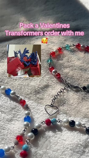 Excuse the lighting😭 it kept changing cjkckckckc ♡ ♡ ♡ ♡ ♡ #jazzprowl #dratchet #skystar #jetstar #transformer #maccadams #transformers #maccadam #drift #ratchet #skyfire #jetfire #starscream #jazz #prowl