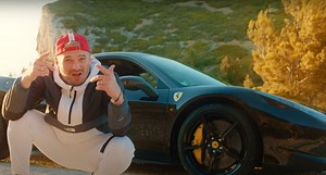 Jul fait vrombir la Ferrari 458 « Italia » [VIDEOCLIP]