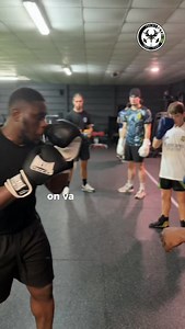 La contre-attaque expliquée par @whitfieldone au cours de boxe anglaise 🥊 Lundi et vendredi soir au Phoenix 🔥 | Phoenix Cross Fight