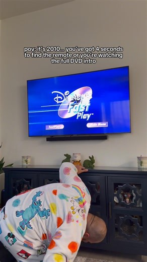 POV: you’ve got 4 seconds to find the remote or you’re watching the full DVD intro 📀🏃‍♂️😭