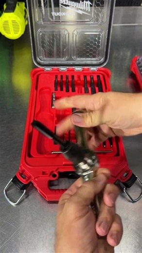38PC SAE Tap & Die PACKOUT™ Set w/ HEX-LOK™ 2-in-1 Handle | 49-22-5604 📽️ @shoptoolreviews