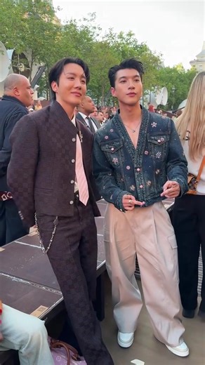 HIEUTHUHAI X J-HOPE at Louis Vuitton Men’s SS26 Show #tranminhhieu #hieuthuhai2222 #HIEUTHUHAIxLVMenSS26