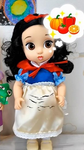 Kids Feed Hungry Doll By Making a Yummy Meal!