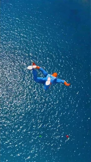 Spider-Man against Green Goblin on Water Ragdoll Chaos in Rainbow City Bridge {28} #shorts
