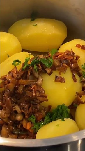 🇪🇸 Fuet Tapas auf Champignon Kartoffelstampf #Shorts Spanische Rezepte unter einer Minute 🇪🇸