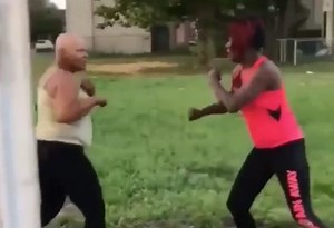 The Commentary Tho: Two Old Women Fight In The Hood!