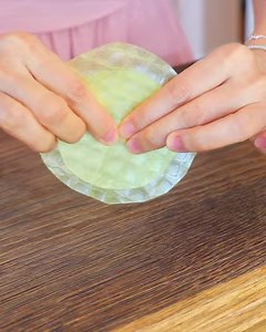 🌸 Crispy Rice Paper Flower Chips 🌸 (Quick & Easy Asian Recipe) Written Recipe: https://cicili.tv/crispy-rice-paper-flower-chips Serving: 12 flower chips Prep time: 20 minutes Cook time: 10 minutes For the rice paper flower chips: 2 pieces beetroot rice paper 2 pieces turmeric rice paper 2 pieces rice paper ½ cup water 3 cups avocado oil, for frying, or replace with other high smoking point oil For the seasonings: 1 teaspoon salt 1 teaspoon white pepper For the sweet and sour dipping sauce: 1 c