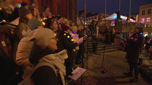 "Hoffnung strahlt hell" - Demonstration in Flensburg