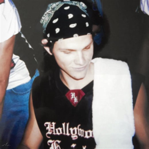 just waiting for his doppelganger thats my age to show up... he'll be here soon - cc sparkofires #supernaturaledit #jaredpadalecki #jaredpadaleckiedit #samwinchester #supernatural dts @Dean ♱ @𐙚🧸ྀི @eli 🐾 @jory⋆˚࿔ @sissy :3 @mira⋆˚࿔｡𖦹°‧.ᐟ✮🪽 @luce 🦈 @𝐚𝐥𝐚𝐧𝐚 ⋆.˚ @𝙆𝙧𝙮𝙥𝙩𝙞𝙘 @ALEX @artsy.kiri @maddox @𝒮