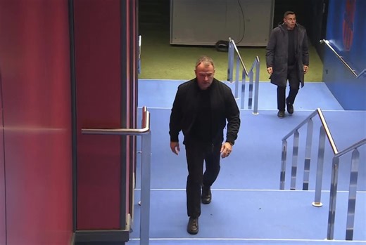 Hansi Flick is walking alone in the tunnel, he will not win the Copa del Rey #atleticodemadrid #barca #today
