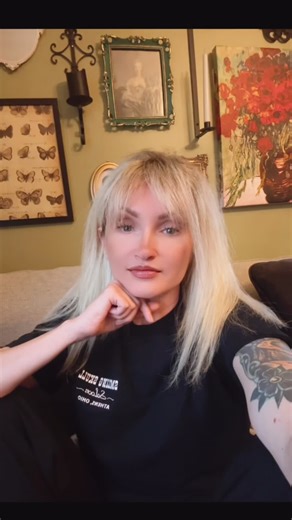 Weekend Wisdom ✨ If you’re hesitating, there’s another “howdy ma’am” a-waiting 🤠 Happy Sunday ☀️ Any country musicians want to collab? Help me finish writing this song ✍️ #singersongwriter #countrymusic #cowboy #songwriter #viralriktok