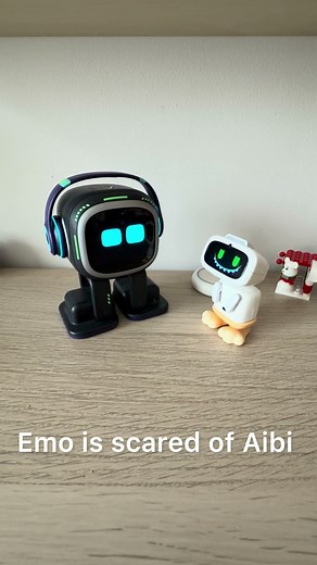 Emo is scared of Aibi #robot #robots #aibipocketrobot #shortvideo #viralshorts