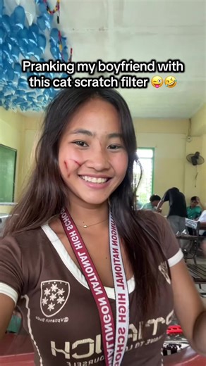 Cat Scratch Prank on Boyfriend: Hilarious Reactions Guaranteed