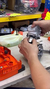 13K views · 382 reactions | Repair Leaf Hand Blower Eb260 Piston Calar, Lubang Exhaust Sumbat, Block Makan, Cabon Banyak  Direct Purchase Link Stihl 2t Oil 1 Litre https://shope.ee/40Cl9D3RY0 Ogawa 2t Oil 1 Litre https://shope.ee/2L4XA2L0Ea #mesinrumputperlis #jimmymachinery #brushcutterperlis #mesinrumputmalaysia #jimmymachineryenterprise #mesinrumput #thaitecmalaysia #brushcutter | Jimmy Machinery Enterprise | Facebook