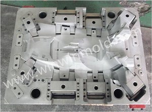 [Hot Item] Automotive Head Lamp Guide Plastic Injection Mold