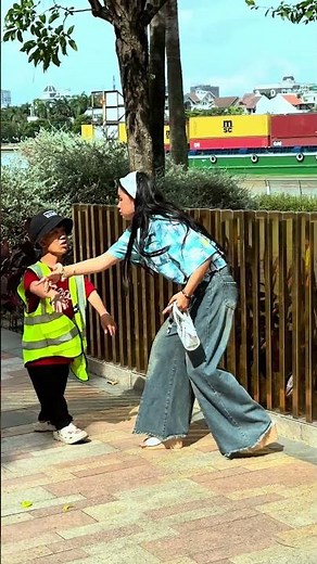 She Thought He Was Stealing But Learned a Lesson Instead #ONEMAN #LifeSkills #KindnessMatters