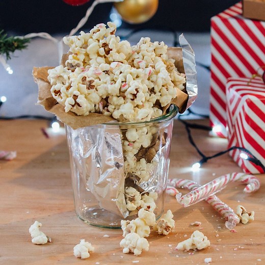 122K views · 1.2K reactions | White Chocolate and Candy Cane Popcorn by In The Kitchen With Kate Full recipe: https://taste.md/2hm61rH Discover more scrumptious snacks on our app: https://taste.md/2bc3sEg | Tastemade UK | Facebook