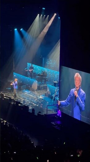 Somewhere in the Night,Barry Manilow Toronto 2025 May31 #toronto #canadiancity