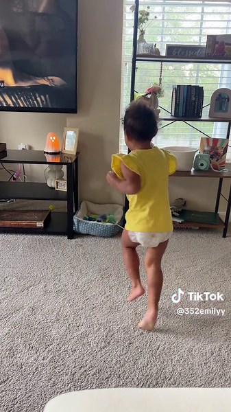 i told her this song was made special for her 🤣 #fypシ゚viral #fyp #babygirl #poopsong #amiyah