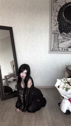 молли (@bogomol_04)’s video of turning into a cat trend