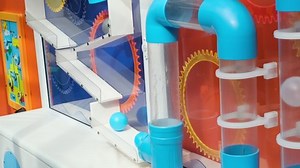 fascinating physics with a labyrinth of pipes. By doing the experiments, the child will gain practical skills and understand that learning is fun.