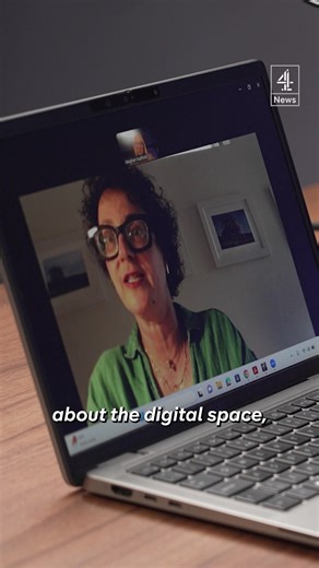 These caffeine pouches are one of the latest trends sweeping across social media in the US and now taking a hold on the UK - so what are they exactly? #CaffeinePouches #Caffeine #Coffee #US #UK #Channel4News | Channel 4 News