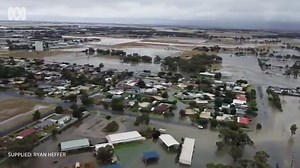 VIDEO: Flooding at Deniliquin