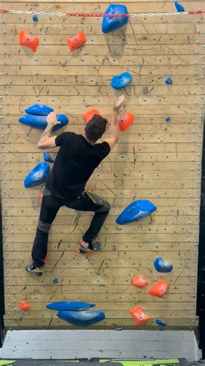 The infinity ♾️ machine that we have in @fanatic is really a piece of gold for training endurance! 💎 Have you tried it yet?! #fanatic #training #lleida #climbing | Edu Marin